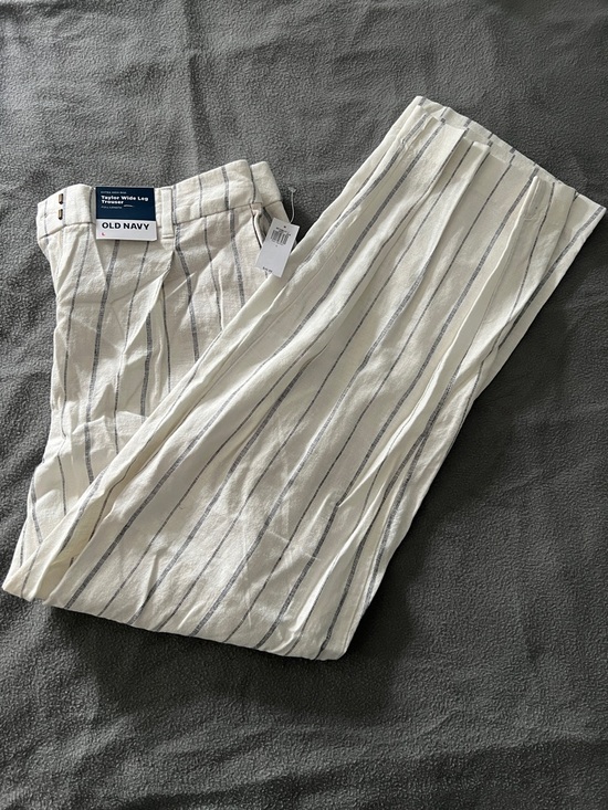 Old Navy Pants - Old Navy Cream Pants with Navy Vertical Stripes